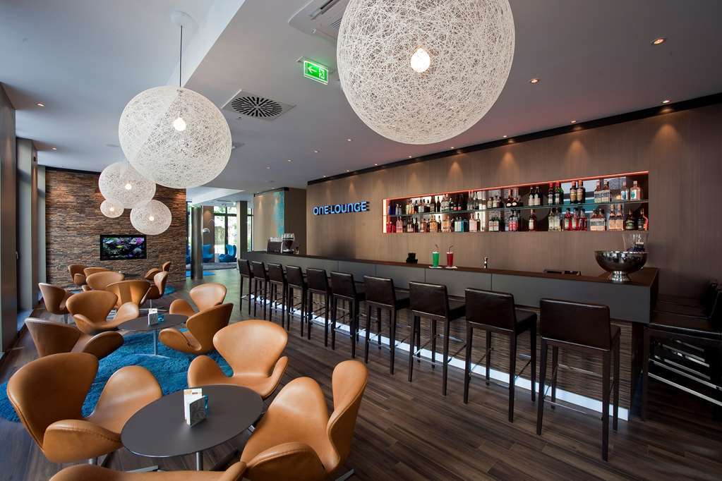 Motel One Saarbruecken Restaurant photo